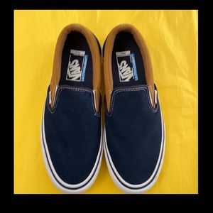 VANS OFF THE WALL MENS SLIP ON SNEAKERS